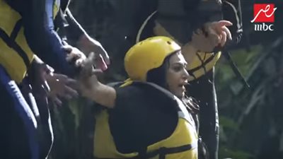 سلوى خطاب تنهار أمام غوريلا «رامز في الشلال» (فيديو)