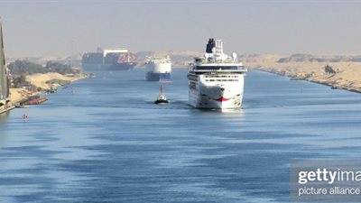  «أبراهام لنكولن» تمر عبر قناة السويس وسط تحذيرات 