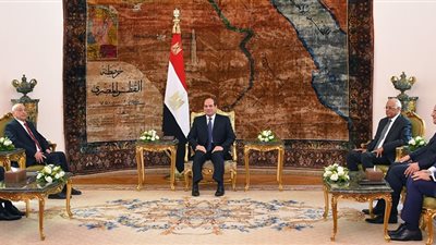 السيسي لـ «عقيلة» موقف مصر ثابت تجاه دعم الجيش الليبي في القضاء على الارهاب 