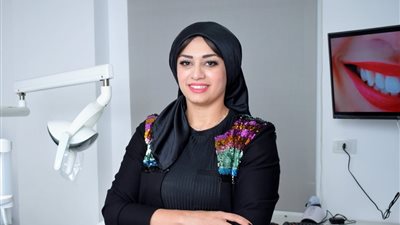 استشاري تكشف عن عمليات زراعة الأسنان الفورية