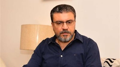 عمرو الليثى ينفى شائعة وفاة عزت ابوعوف ويدعو له بالشفاء العاجل 