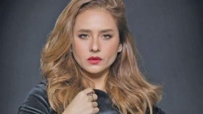 بـ «بطن مكشوف» الفنانة نيللي كريم تلفت الانتباه في الجونة
