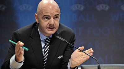 وصول رئيس الفيفا إلى القاهرة لحضور مباراة مصر وزيمبابوى