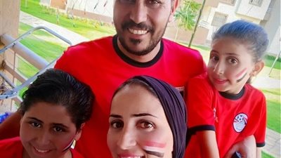 بـ«التيشيرت الأحمر».. كأس الأمم الإفريقية 2019 يجمع الأسرة المصرية 