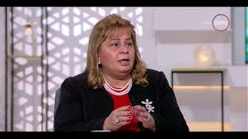 النائبة منى منير