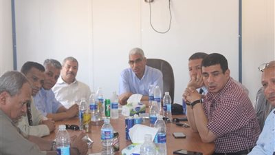 رئيس جامعة جنوب الوادى يستقبل لجنة قطاع الآداب والألسن