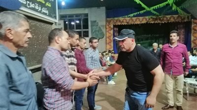 صور|أحمد السقا يقدم واجب العزاء في الفنان محمد أبو الوفا بالفيوم