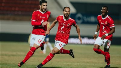 وليد سليمان يحرز الهدف الأول للأهلي في شباك أبو قير