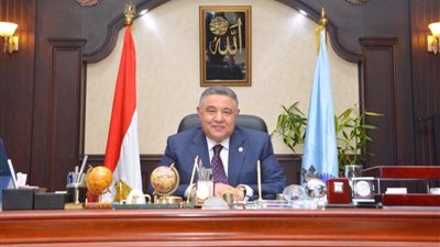 محافظ البحر الأحمر يخصص مكافأة مالية لمن يبلغ عن سيارات إلقاء المخلفات بالطرقات