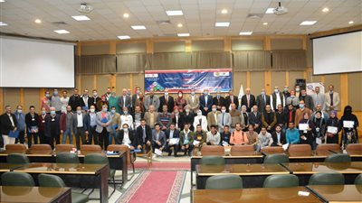 جامعة أسيوط تكرم المشاركين في أعمال القافلة التنموية الشاملة 