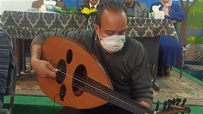 في حب الأزهر الشريف.. فنان مسيحي من قنا يتطوع لتلحين قصيدة 