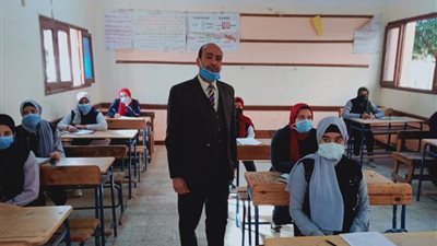 مدير عام إدارة قنا يواصل متابعة امتحانات الفصل الدراسي 