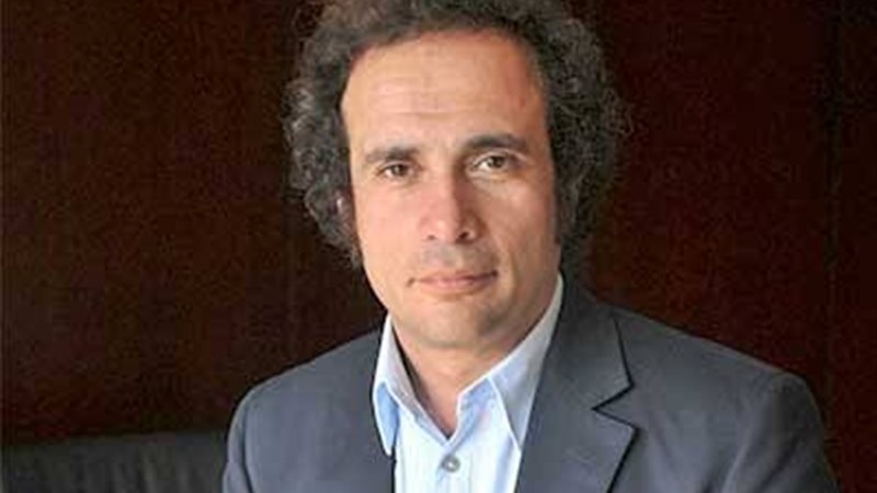 عمرو حمزاوي 