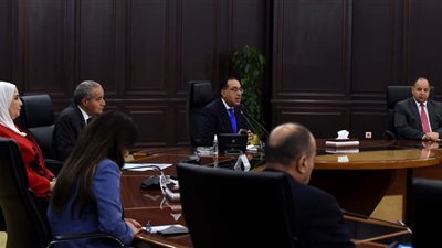 الحكومة توافق علي منحه لتمويل انشاء مترو اسكندرية / ابو قير 