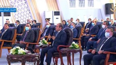 السيسي: مهتمون بتذليل العقبات والمصاعب أمام قطاع الصناعة