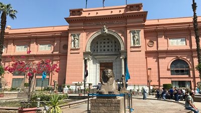 بمناسبة مرور 200 عامًا فك رموز حجر رشيد.. مواعيد وأسعار تذاكر المتحف المصري 