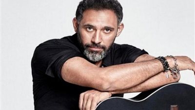 عمرو مصطفى يتجاهل من قيل وقال ب