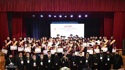 تخريج دفعة جديدة بالكلية الإكليريكية بالإسكندرية بحضور البابا 