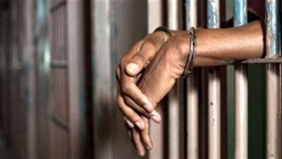 حبس عاطل 4 أيام بتهمة حيازته أسلحة بيضاء ومواد مخدرة بالسلام