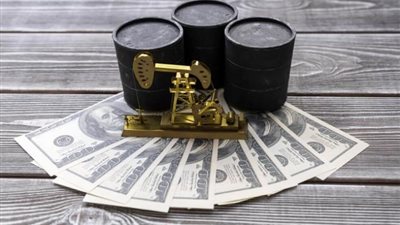 الاستمرار في لعب السلم الموسيقي.. الدولار يرتفع والذهب والنفط يواصلان نزيف الخسائر