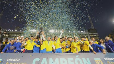 بهدية رائعة من ريفر بليت.. بوكا جونيورز يتوج بطلًا للدوري الأرجنتيني 