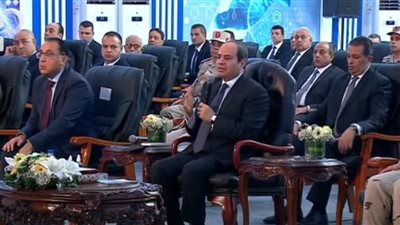 الرئيس السيسي: لأول مرة يكون لمصر قمر اتصالات خاص بها 