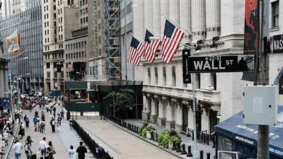 هبوط المؤشرات الأمريكية وسط مخاوف بشأن رفع الفائدة 