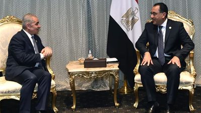 رئيس الوزراء يلتقي نظيره الفلسطيني على هامش 