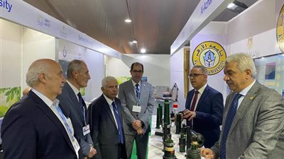 وفد مجلس الشيوخ المصري يتفقد جناح جامعة الأزهر والمشارك في قمة المناخ cop27 