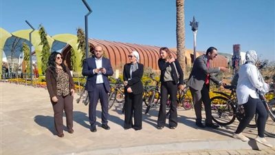 وزير البيئة تسلم الفائزين بمسابقة 