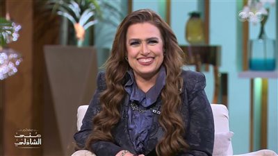 الفنانة 