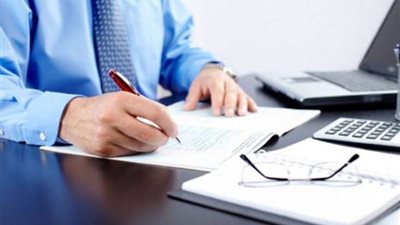 في اليوم العالمي للبنوك.. 4 مميزات من الزواج بمحاسب: «بيهتم بالتفاصيل»