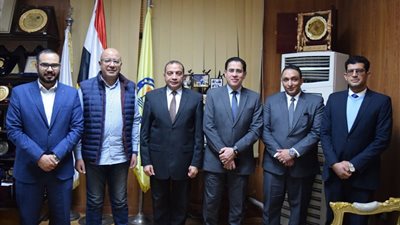 زيارة وفد وزارة الصحة لجامعة بني سويف لتعزيز التعاون حول مشروع 