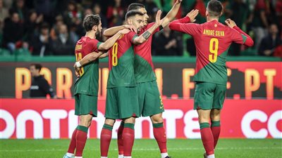 رونالدو على مقاعد البدلاء.. سانتوس يعلن التشكيل الرسمي لمنتخب البرتغال 