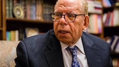 تشييع جثمان صلاح فضل رئيس مجمع اللغة العربية