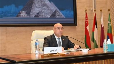 وزير الإسكان يتسلم رئاسة الدورة الـ39 لمجلس التعمير 
