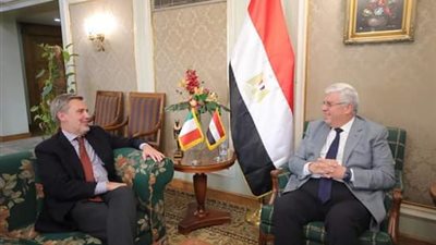 وزير التعليم العالي يبحث سبل التعاون العلمي والتكنولوجي مع إيطاليا 
