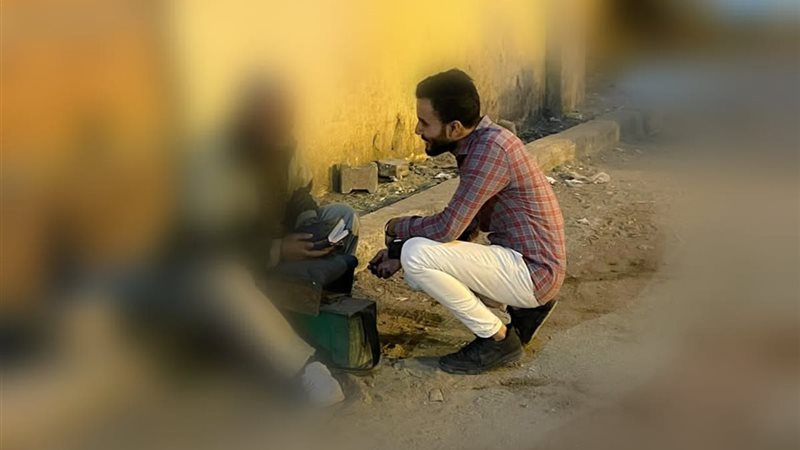 قصة كفاح  ماسح الأحذية