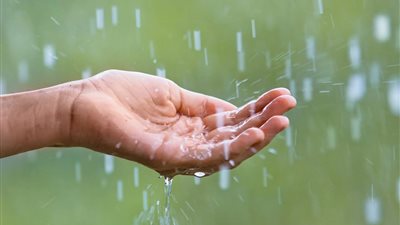أفضل الأدعية المستحبة وقت نزول المطر.. أكثر الأوقات استجابة