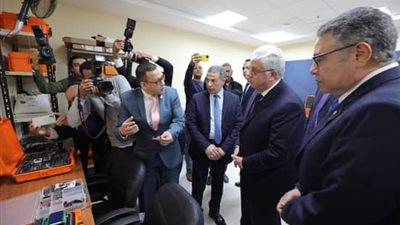 وزير التعليم العالي يتفقد الأعمال الإنشائية بجامعة جنوب الوادي فرع الغردقة