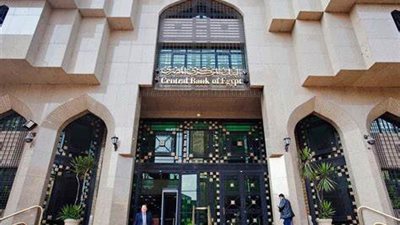أحمد موسى: رفع سعر الفائدة بنسبة 3% يكلف الدولة مديونية بقيمة 96 مليار جنيه