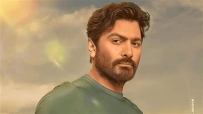 تامر حسني يطلب من المبدعين تصميم أفيش فيلمه الجديد 