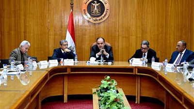 وزير التجارة والصناعة يؤكد التزام التجار بالحفاظ على وفرة المعروض من السلع الاستهلاكية