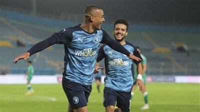 بيراميدز يكتسح الاتحاد السكندري بثلاثية ويطيح به خارج المربع الذهبي