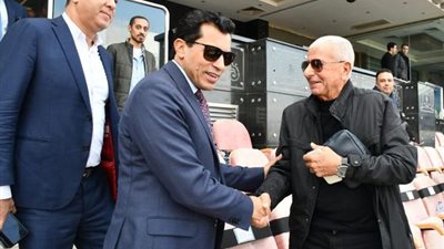 وزير الرياضة يشهد ودية منتخب مصر للشباب مع نظيره الغاني