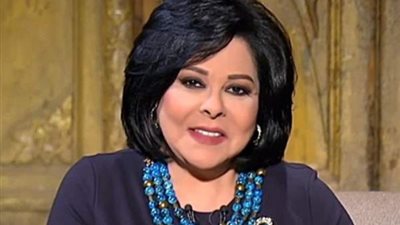 إسعاد يونس تجري عملية جراحية لتغيير مفصل بالجانب الأيمن