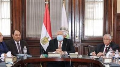 «القصير» يبحث  آلية التعامل مع ملاحظات مجلس النواب وتنفيذ مخرجات المؤتمر الاقتصادي وقمة المناخ 