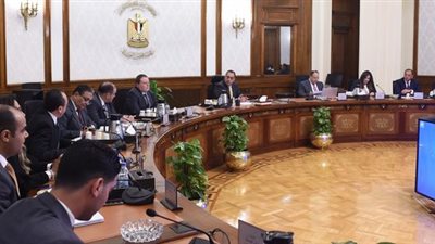 مدبولي يوجه بمجموعة عمل لمتابعة أولويات الإفراج عن السلع والبضائع المختلفة