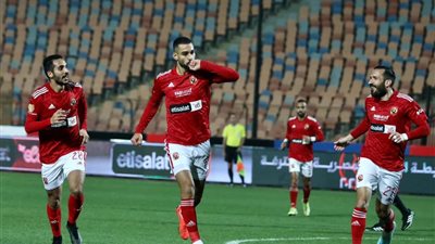 بصاروخية السولية.. الأهلي يتقدم على بيراميدز في الشوط الأول 