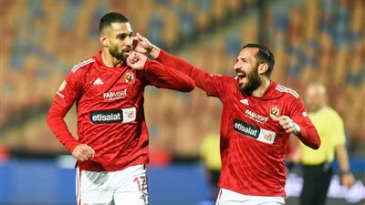 الأهلي يسحق بيراميدز بثلاثية ويعود لصدارة جدول الترتيب 